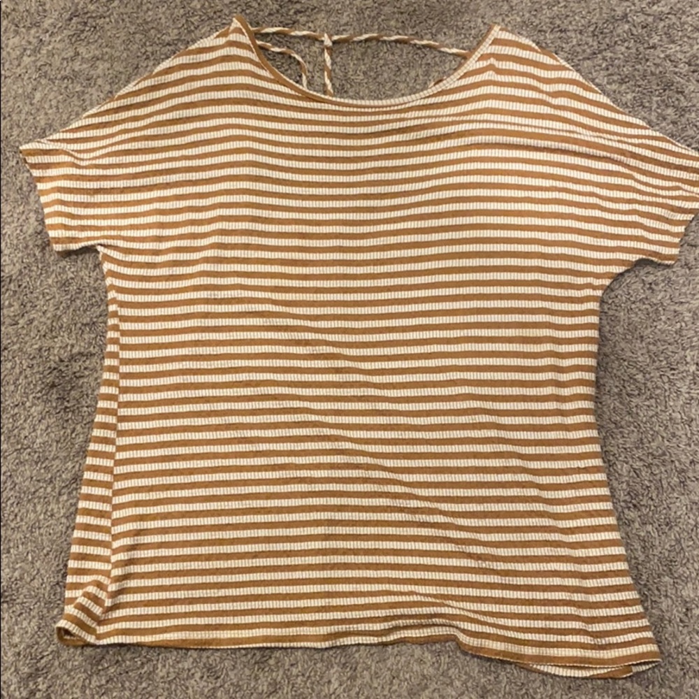 Short sleeve top